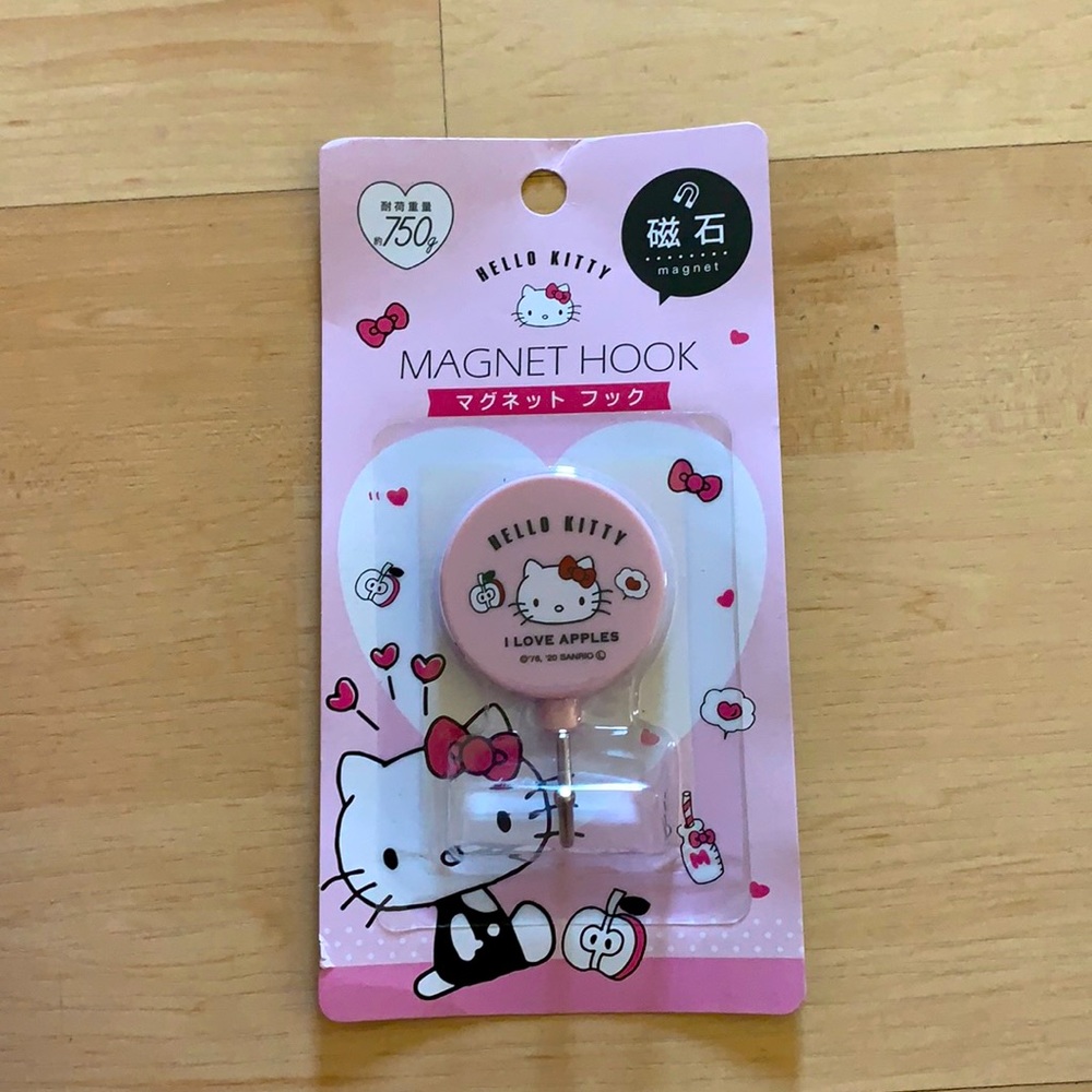 Hello Kitty magnet hook💗✨🤩